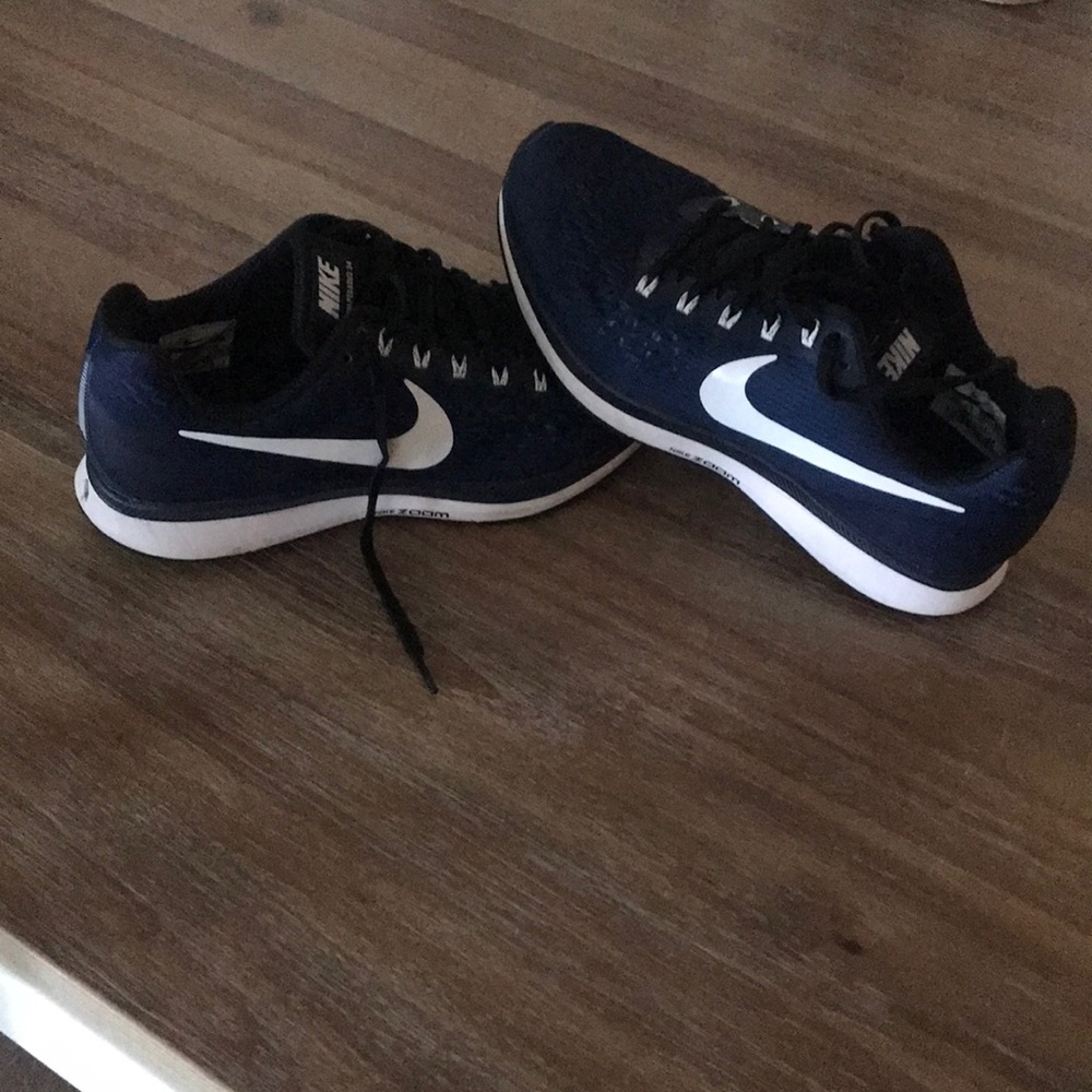 Nike tennis shoes